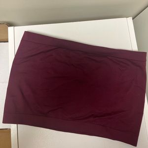 Burgundy tube top, no size but fits like xs